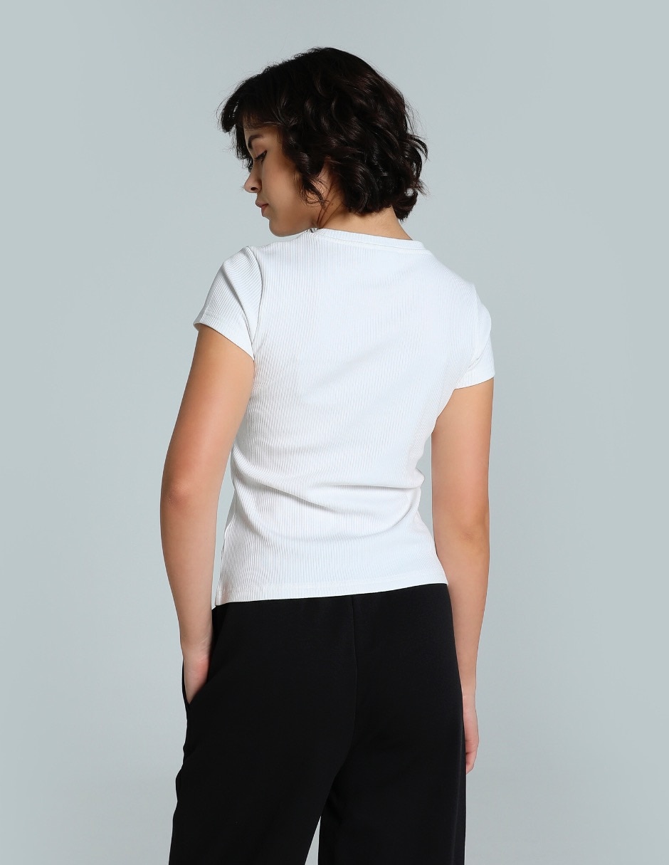 Playera manga corta cuello redondo mujer 8