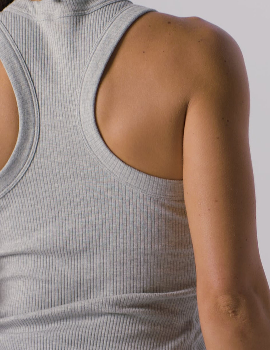 Playera tank cuello redondo para mujer