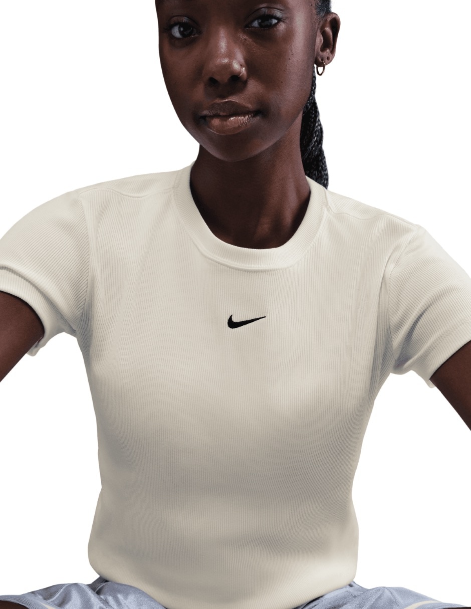 Playera manga corta Nike cuello redondo para mujer