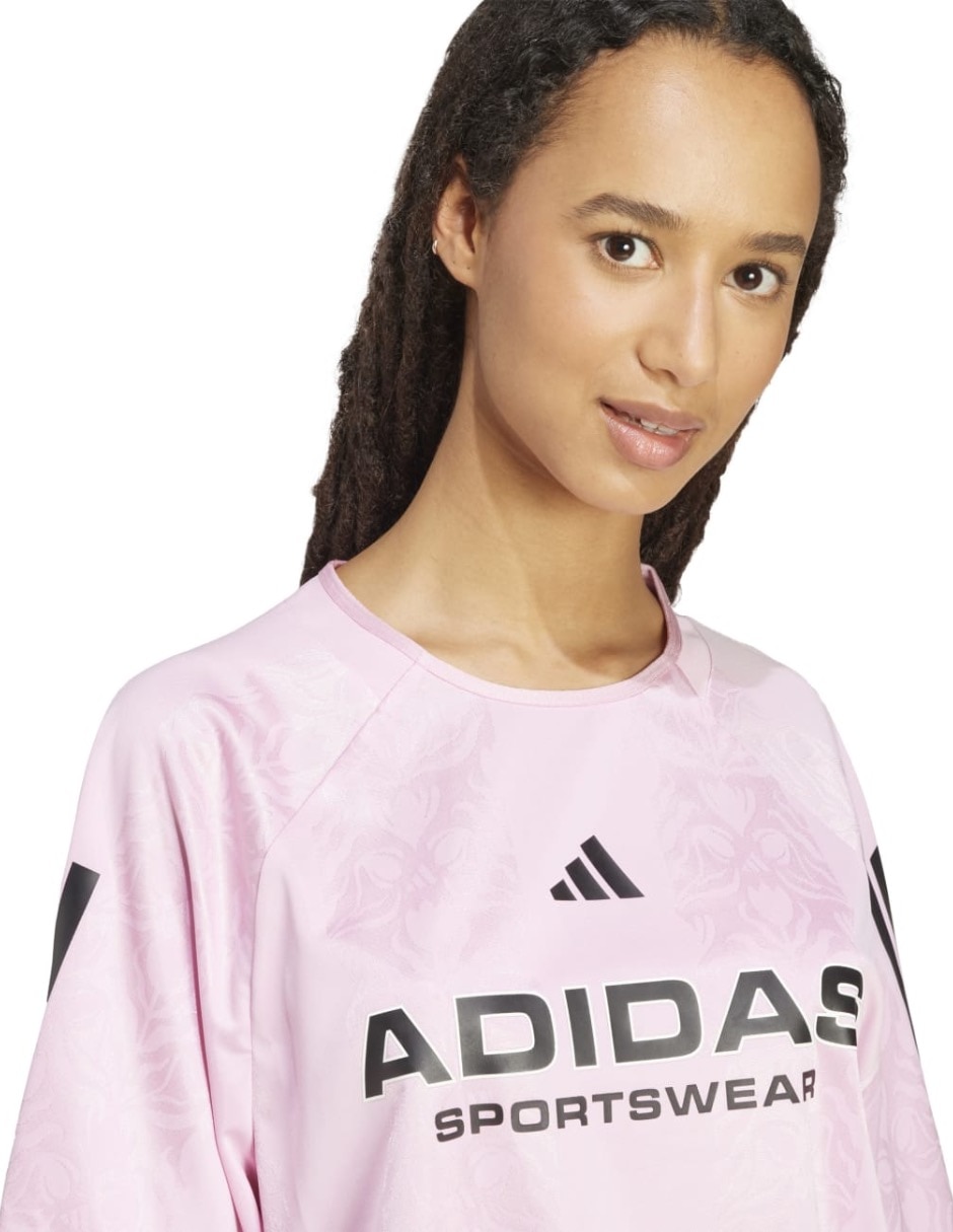 Playera manga corta Adidas Sportswear House Of Tiro cuello redondo para mujer