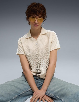 Playera manga corta Puma cuello camisero para mujer