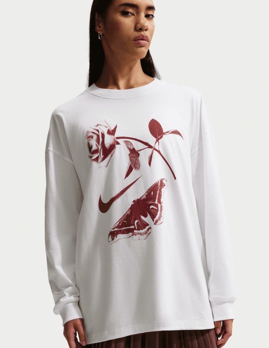 Playera manga larga Nike Valentine's Day cuello redondo para mujer