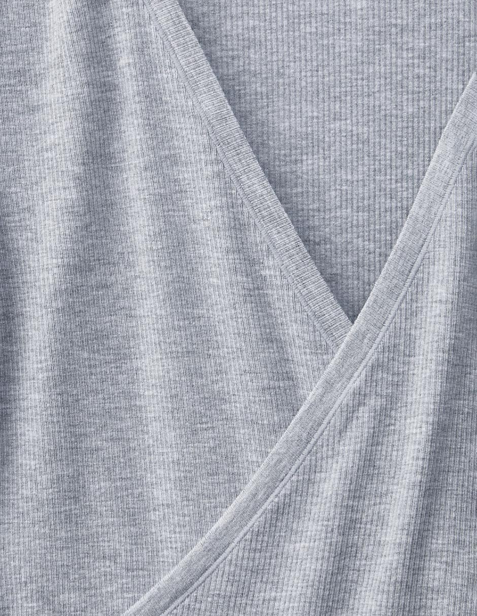 Playera manga larga cuello v mujer 3