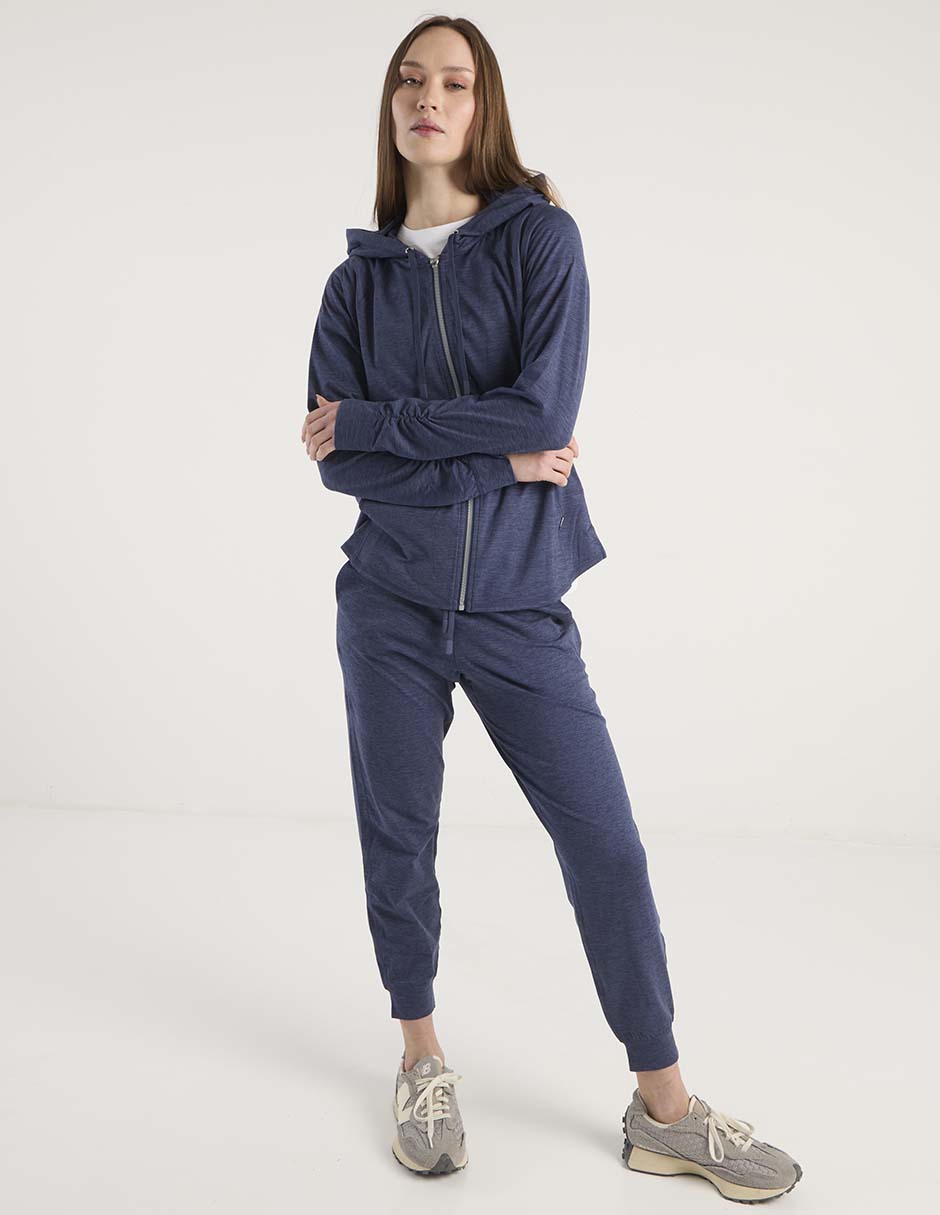Sudadera con capucha y bolsa para mujer 8