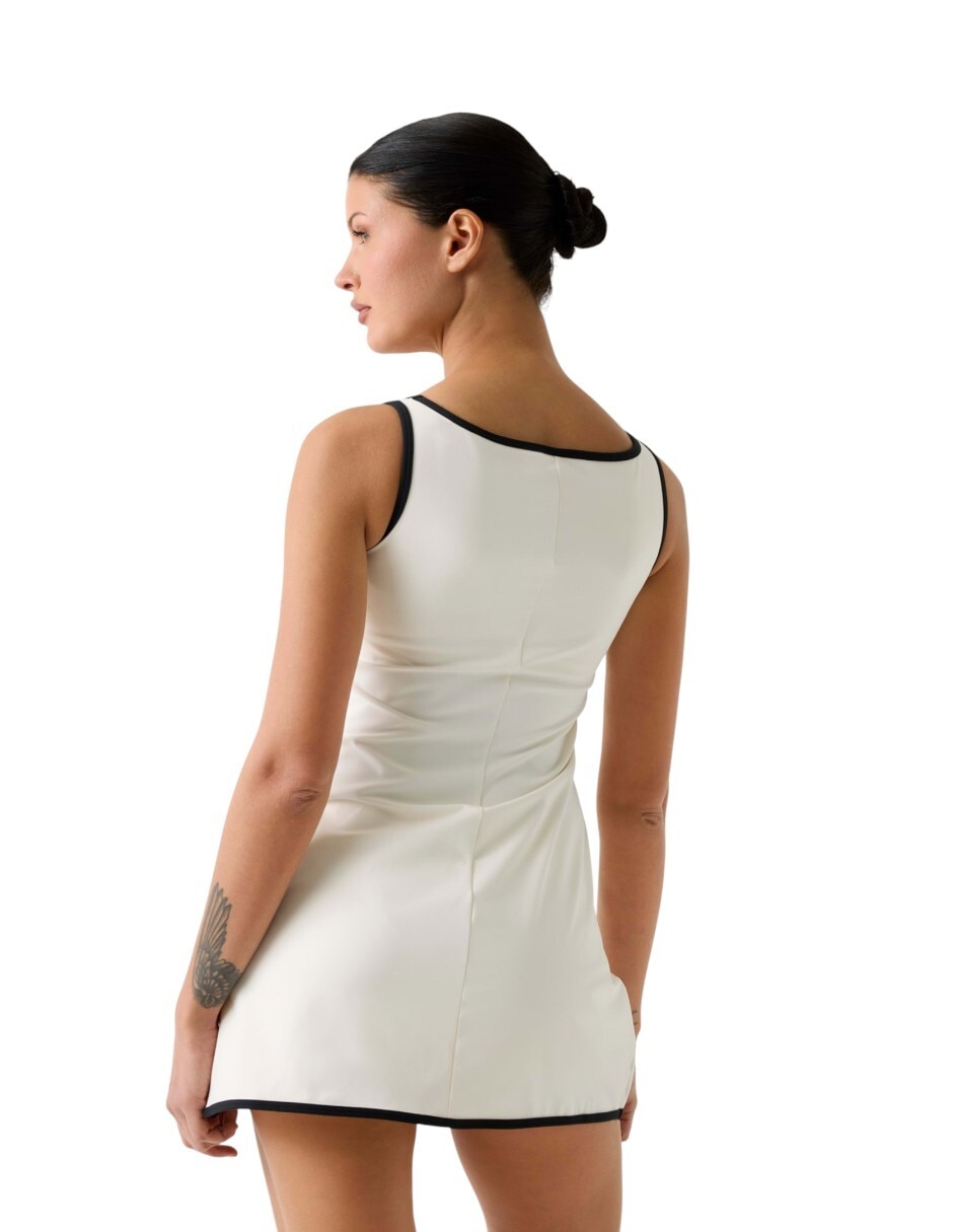 Vestido corto athleisure para mujer 4