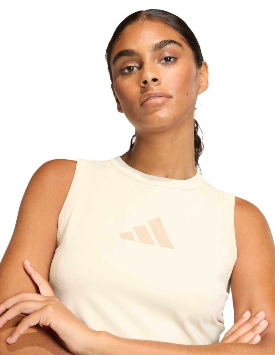 Playera tank cuello redondo para mujer 10