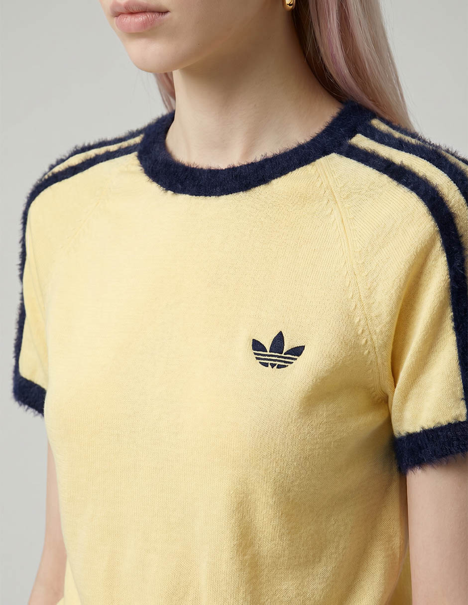Playera manga corta adidas originals wardrobe knits cuello redondo para mujer