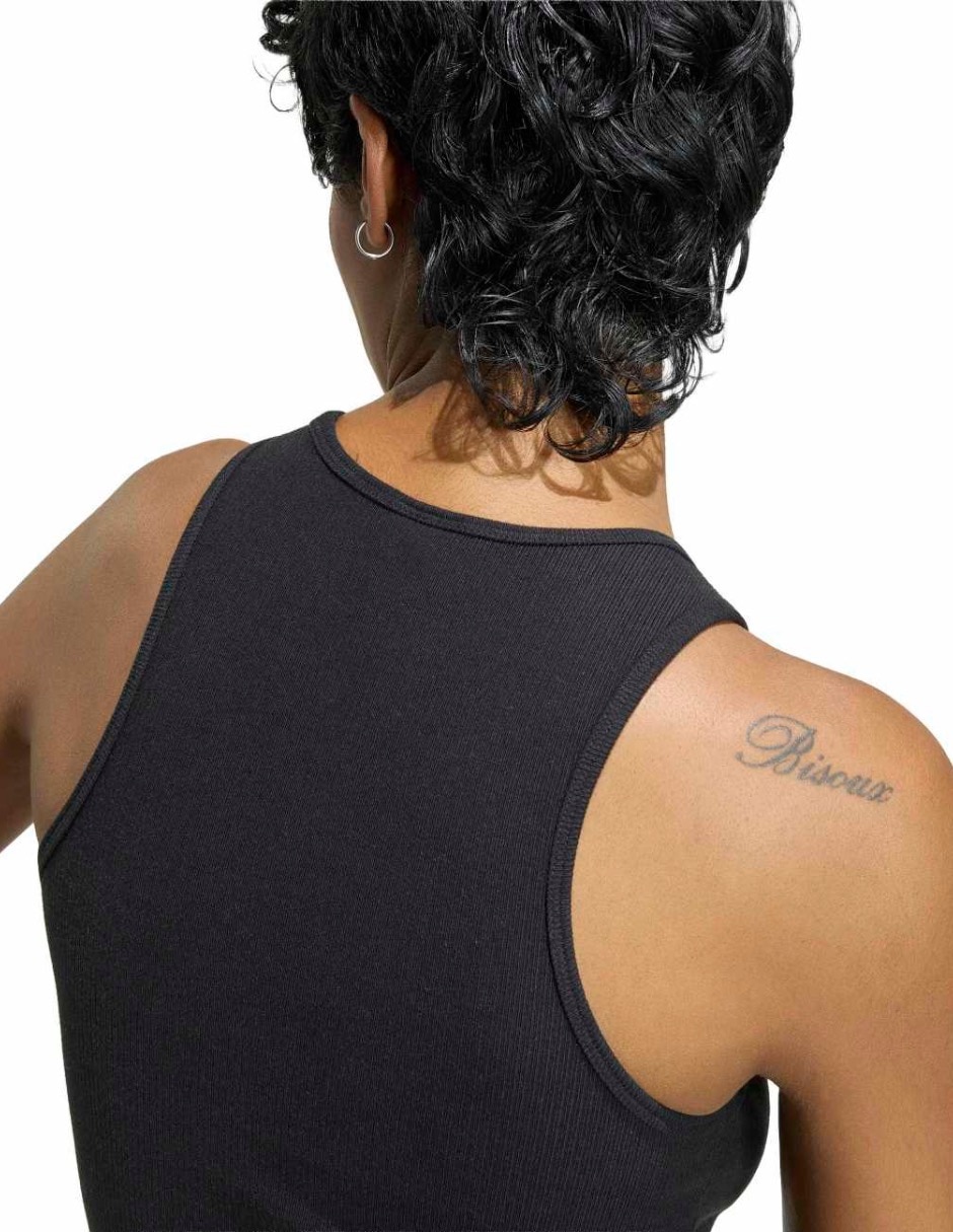 Playera Adidas Originals cuello redondo para mujer