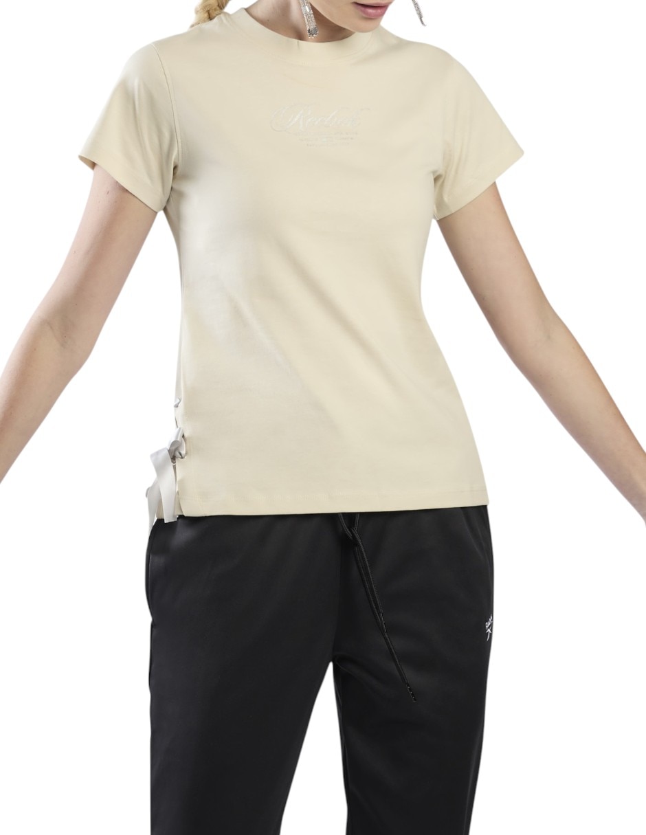 Playera manga corta Glitz Ribbon T-Shirt cuello redondo para mujer Playera manga corta Glitz Ribbon T-Shirt cuello redondo para mujer