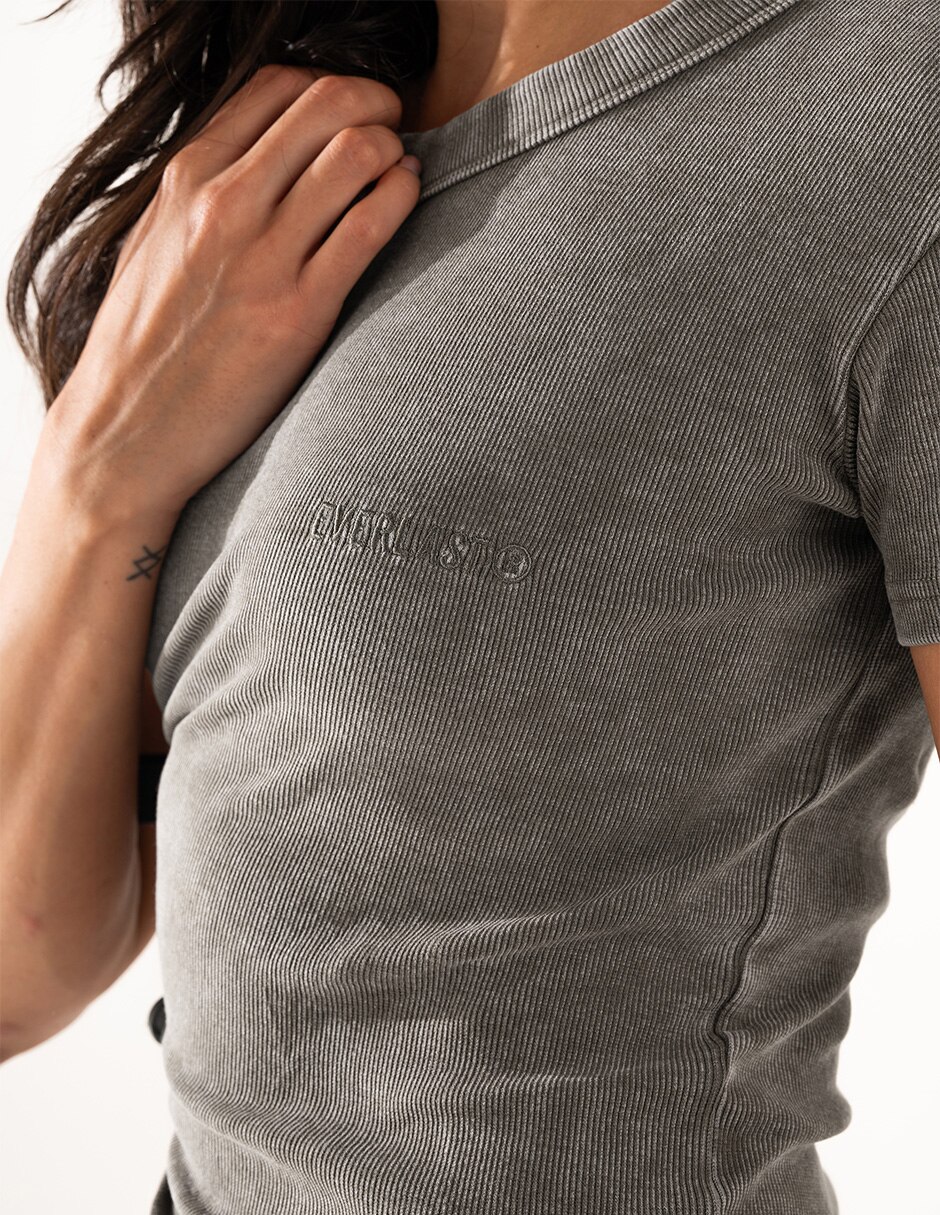 Playera manga larga urban pro collection cuello con escote para mujer 5