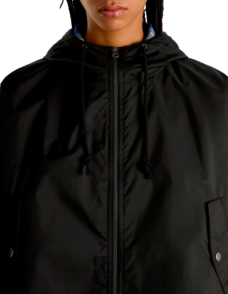 Chamarra impermeable para mujer 4